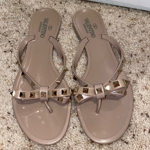 Authentic Valentino Garavani Poudre Rockstud Jelly Thong Sandal